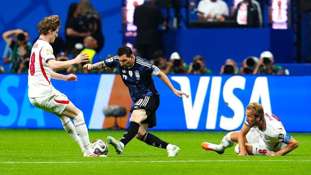 Selebrasi para pemain tim nasional Argentina setelah berhasil mengalahkan Inggris di Piala Dunia 2026