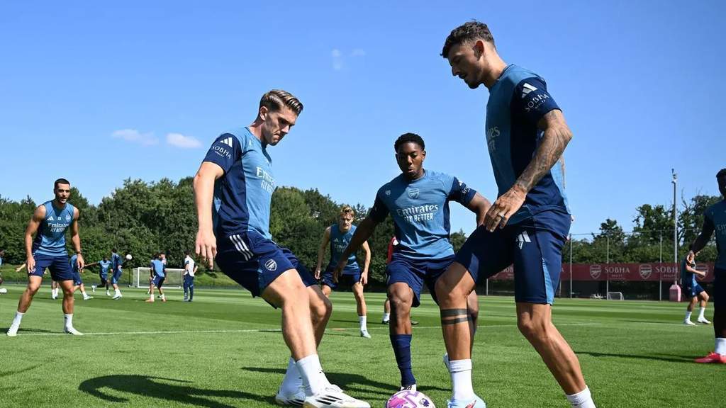 Skuad Arsenal bersiap menjalani latihan pramusim di Marbella bersama Mikel Arteta
