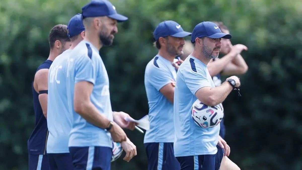 Sesi latihan pramusim Tottenham Hotspur di bawah arahan manajer Roberto De Zerbi di Hotspur Way