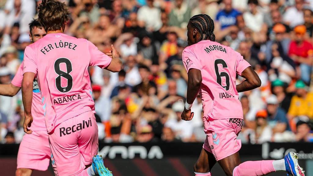 Teka-teki perombakan lini tengah klub Celta de Vigo pada bursa transfer musim panas