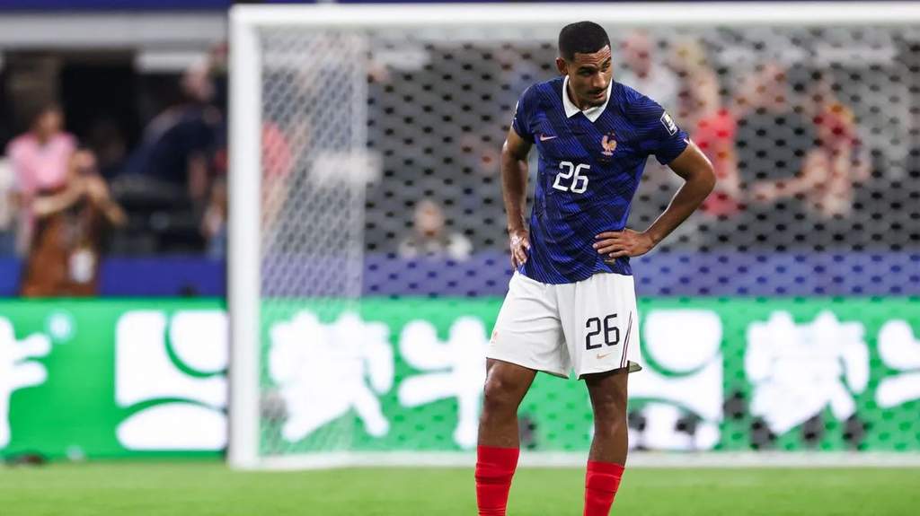Bek Crystal Palace Maxence Lacroix saat bertanding membela tim nasional Prancis
