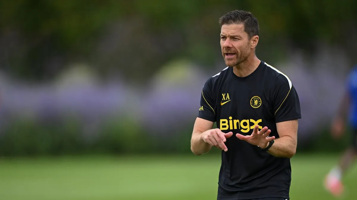 Sesi latihan pramusim Chelsea bersama manajer baru Xabi Alonso di Cobham