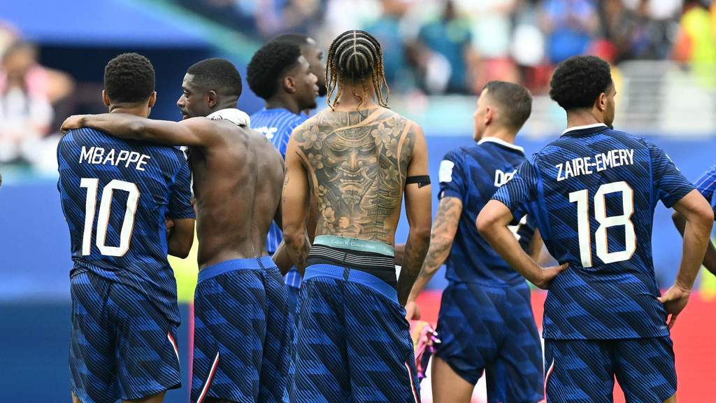 Para pemain Timnas Prancis bersiap liburan dan pulang ke Paris setelah laga melawan Inggris