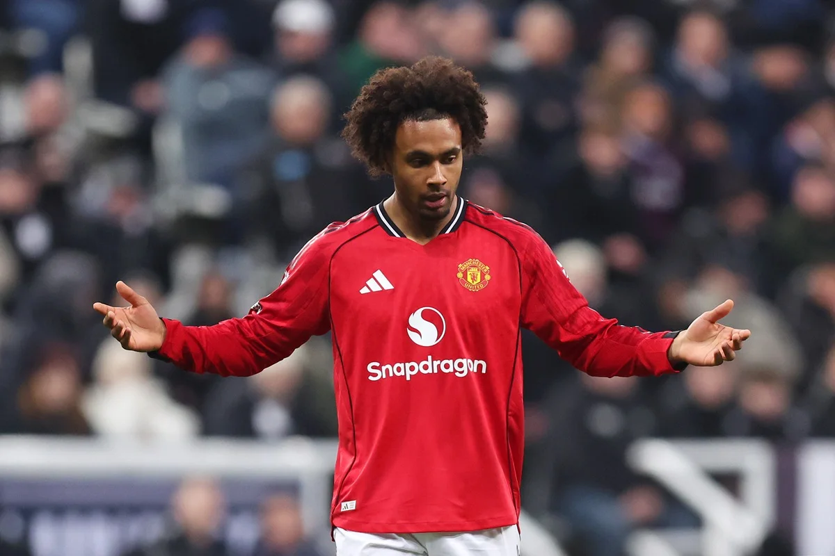 Pemain Manchester United Joshua Zirkzee dalam laga sepak bola, target transfer Juventus