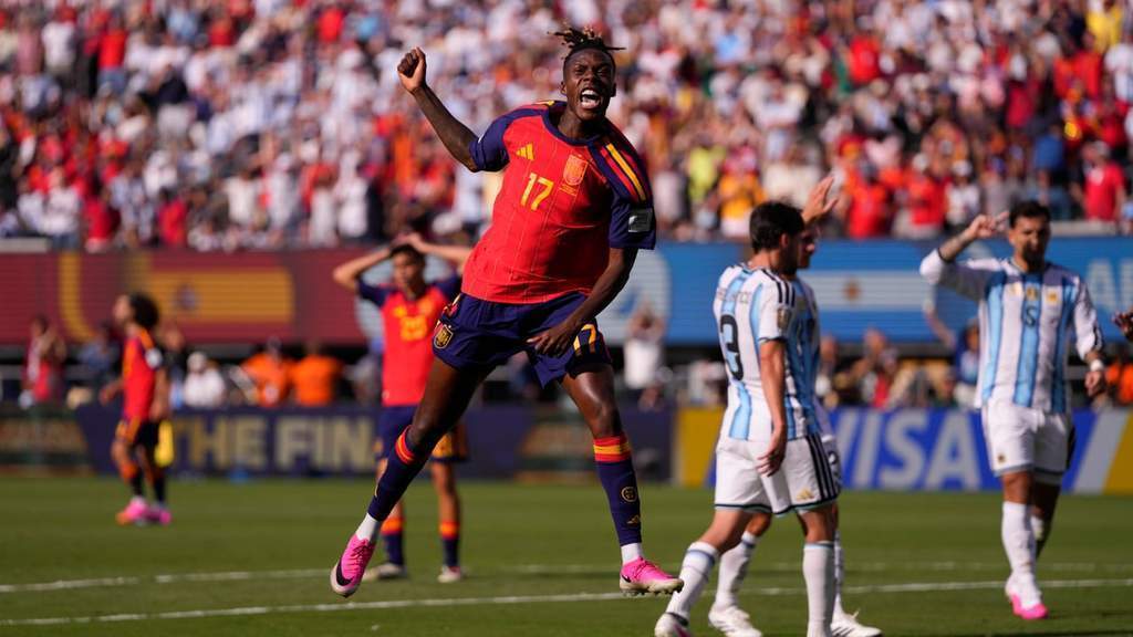 Nico Williams selebrasi usai membawa Spanyol menjuarai Piala Dunia 2026