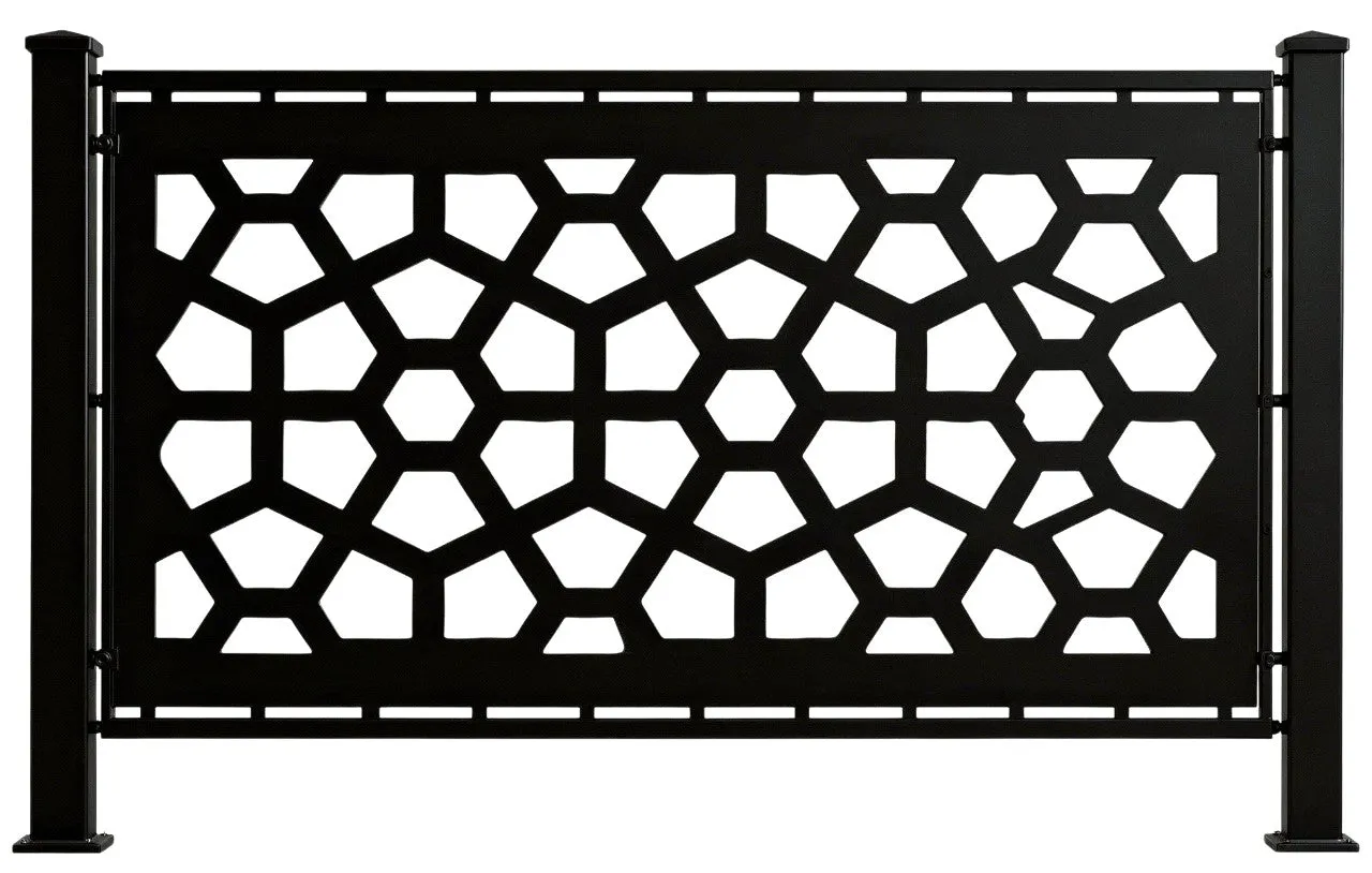 Desain panel pagar metal dekoratif modern dengan pola geometris yang elegan