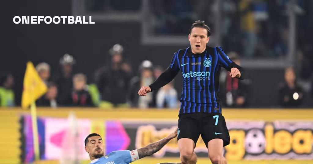 Piotr Zielinski saat membela Inter Milan dalam pertandingan Serie A